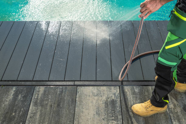 Best Deck Cleaning Services  in Mills River, NC